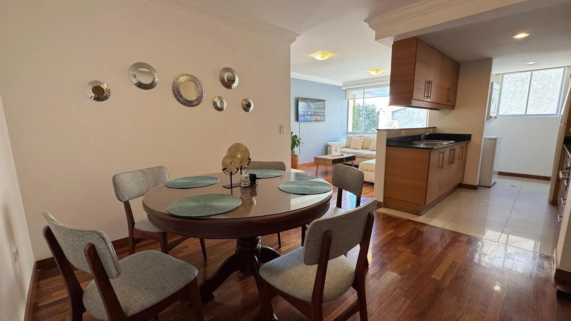 Hermoso Apartamento Calle Whymper - 2 Habitaciones - Quito 0*,  Ekwador